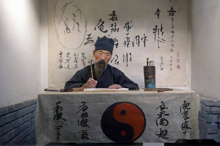 什么八字出车祸算命的人 八字看车祸的方法